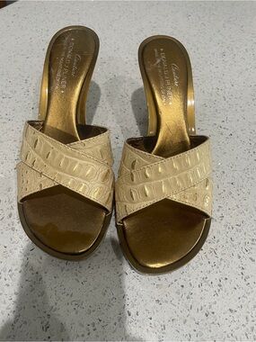 Donald J. Pliner Beige Croc-Embossed Gold Footbed Slide Mules @@@@@